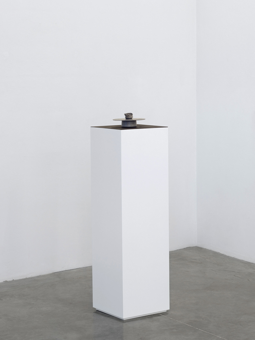 view of the exhibition:  00ooOO - holes, dots, balls - by Davide Bertocchi & Shila Khatami - Hopstreet gallery, Brussels.