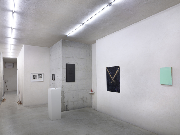 exhibition view at Car drde, Bologna